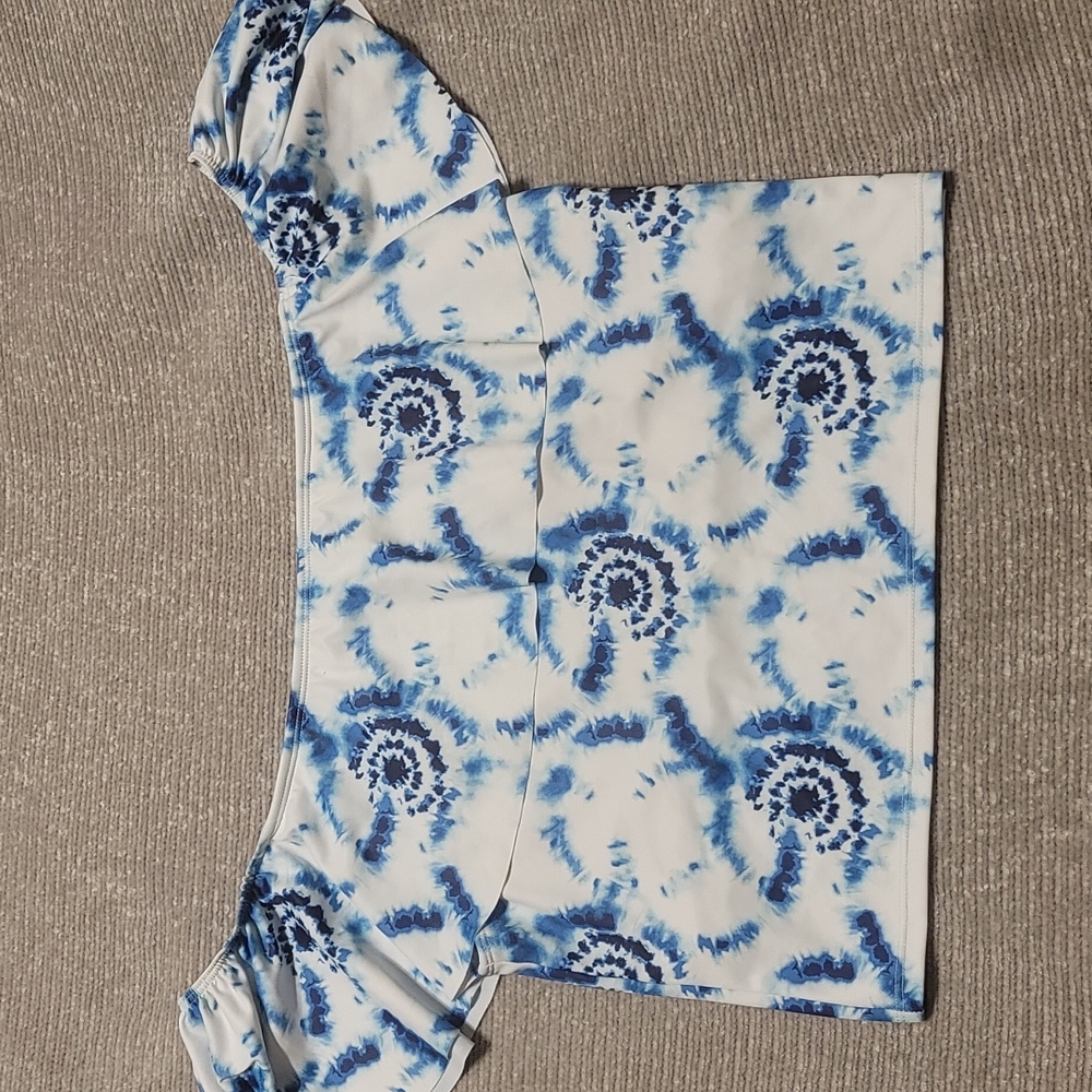 Kortni Jeane shibori ruffled around top